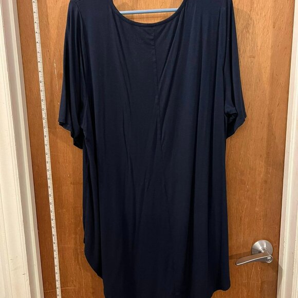 Size 4(4X) - Torrid - Super Soft Navy Short Sleeve Knit Pullover - Picture 4 of 5